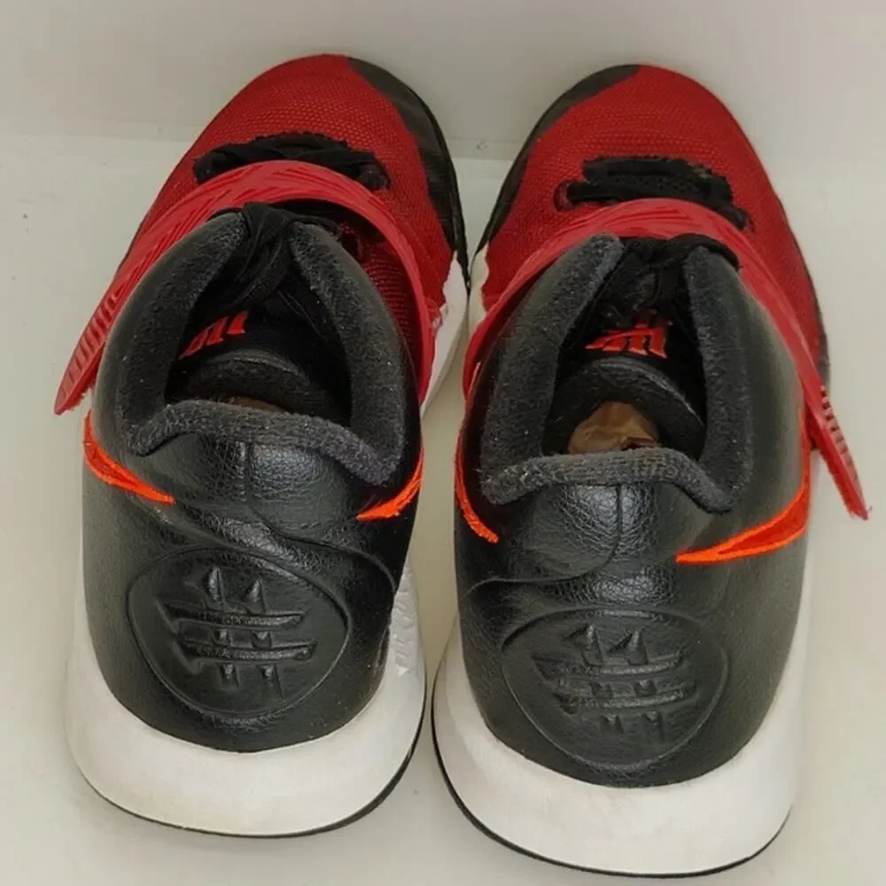 Nike Kyrie Flytrap III Red/Black Sneakers - Boys Size 6Y